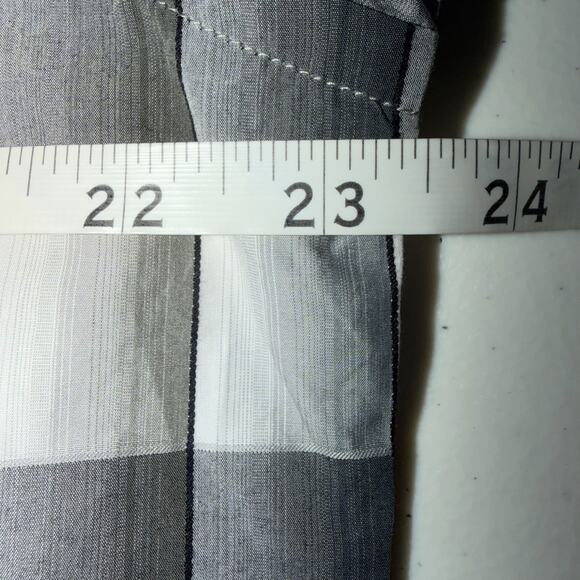 Tommy Bahama Plaid Mens Size XL Gray White Long Sleeve Button Up Casual Shirt - Picture 6 of 7